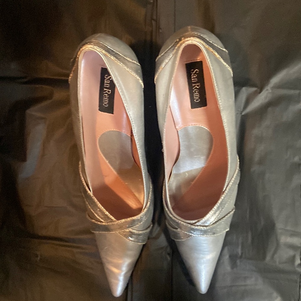 SILVER PUMPS — SIZE 10 — 4” HEEL — SAN REMO